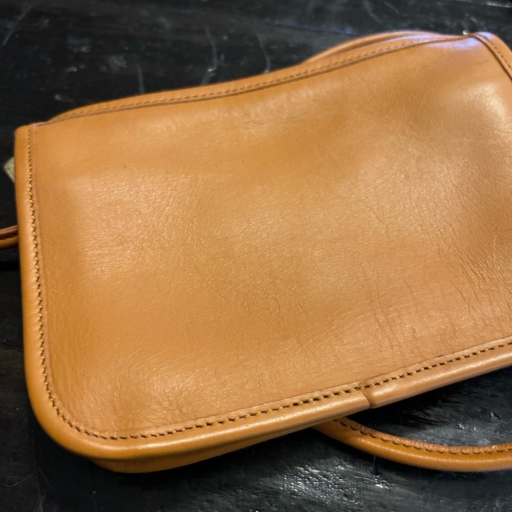 Vtg. Coach crossbody - Picture 4 of 12